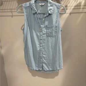 Time and Tru Sleeveless Button Down Shirt in Light Blue